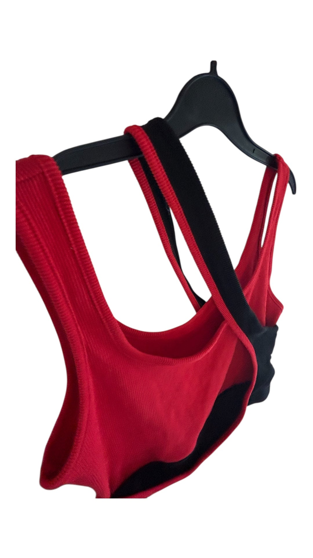 Women top sleeveless